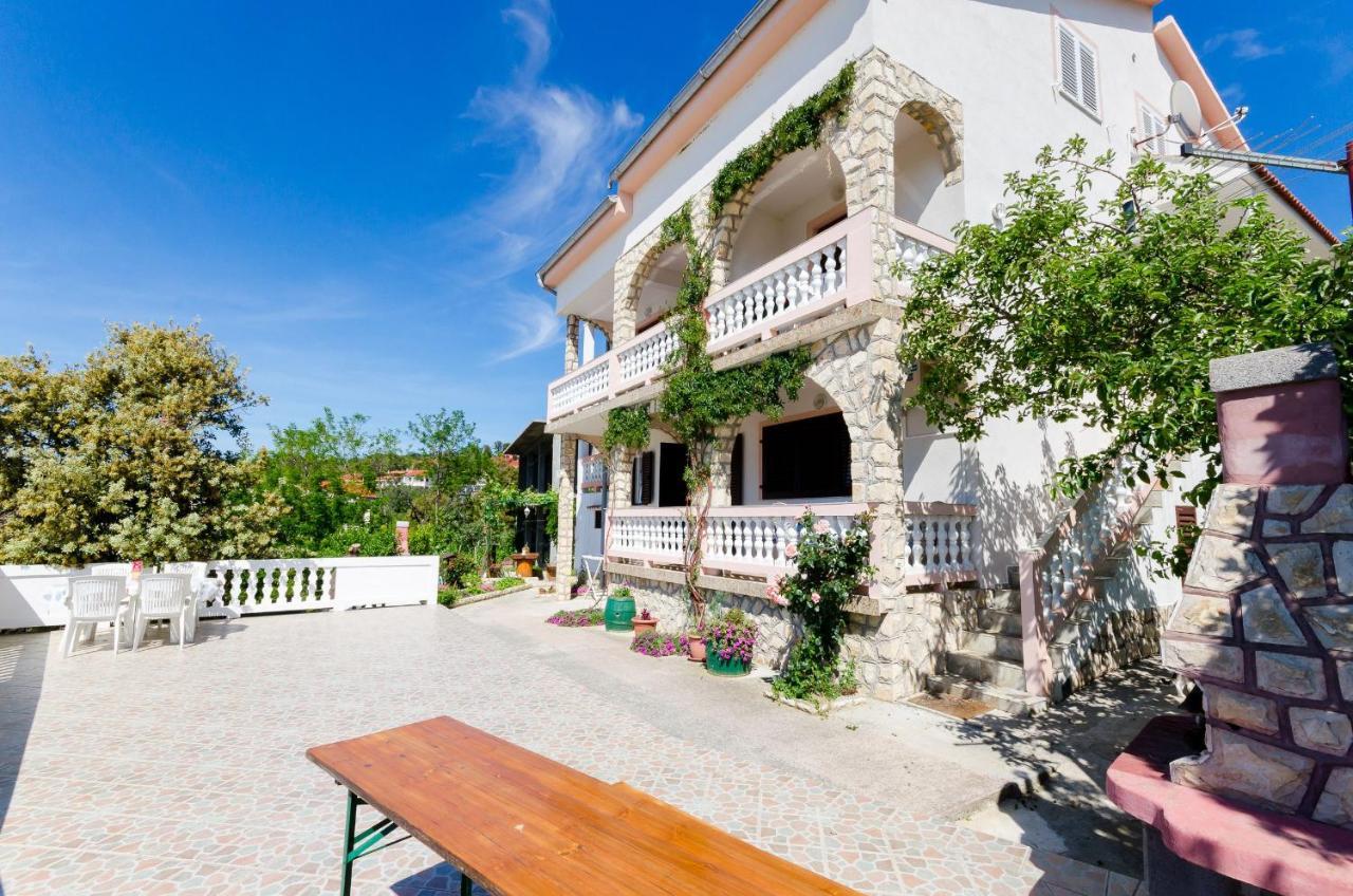 Apartments Albina Lopar Exterior photo