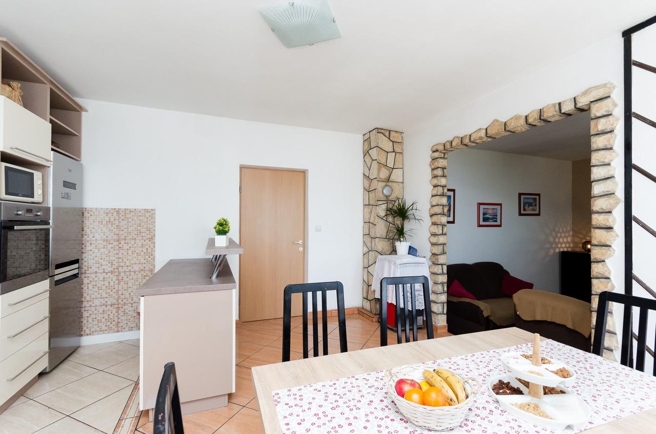 Apartments Albina Lopar Exterior photo